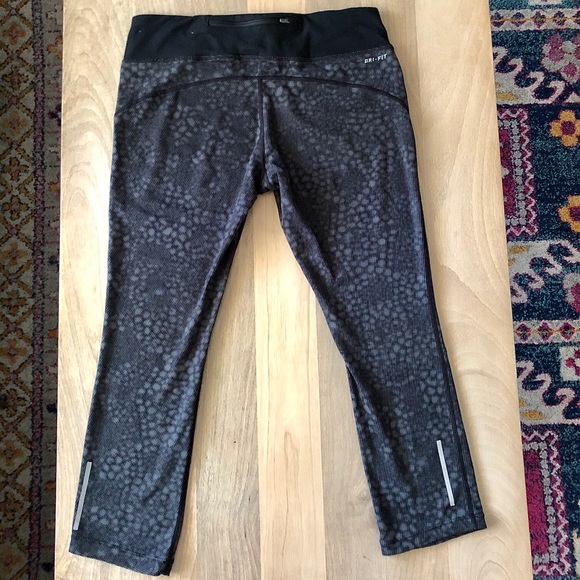 Nike Dri Fit Crop Leggings, Size: M - Picture 3 of 7